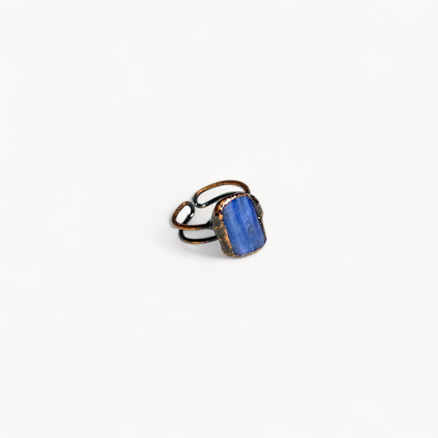 Ocean Eye - Kyanite Pinky Ring